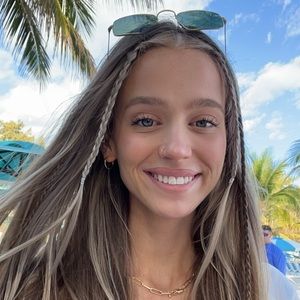 Meet your Posher, Lexi